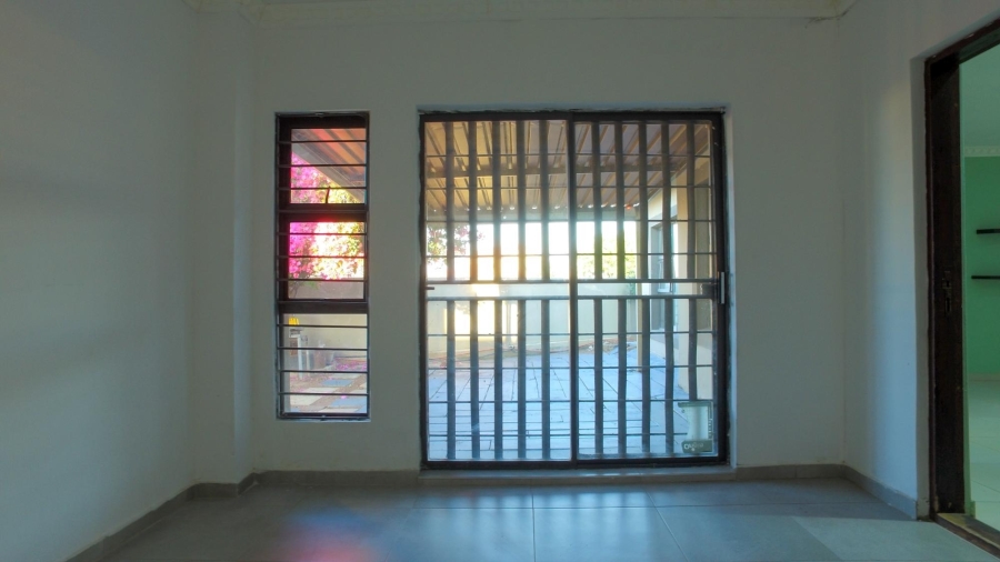 5 Bedroom Property for Sale in Waterkloof East North West